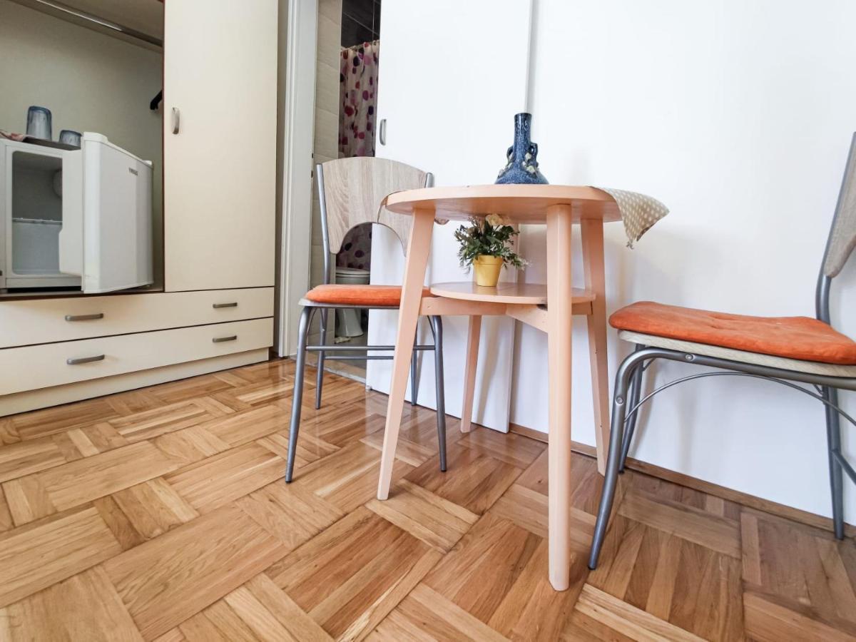 Apartmani Fistanic-Joskic มาคาร์สกา ภายนอก รูปภาพ